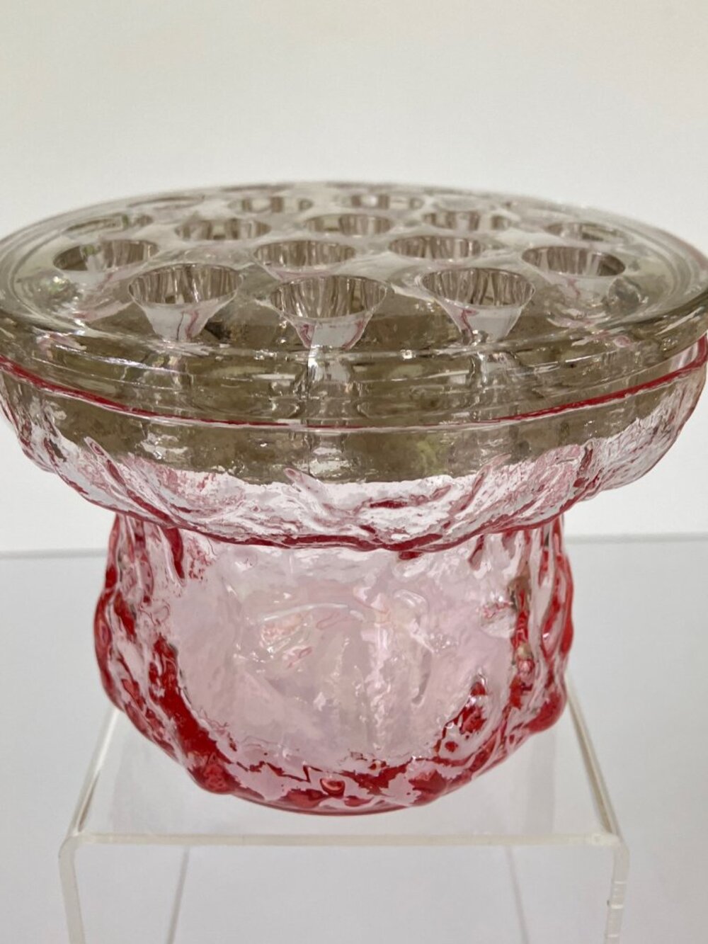 Seneca Glass Driftwood Heather Pink Crinkle Flowerlite with Flower Frog